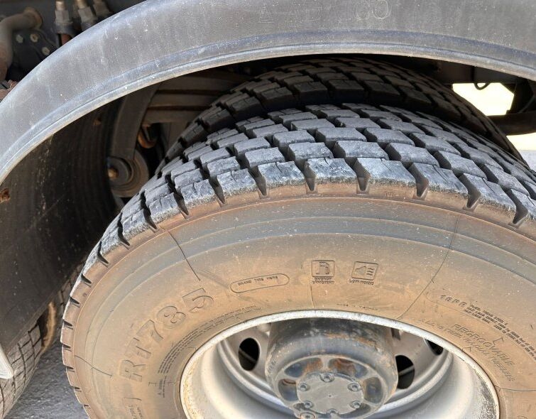 RENAULT K460 6X6 ***SNOW PLOW WITH SALT SPREADER***