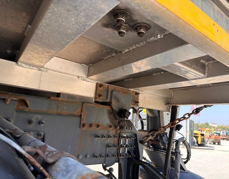 RENAULT K460 6X6 ***SNOW PLOW WITH SALT SPREADER***