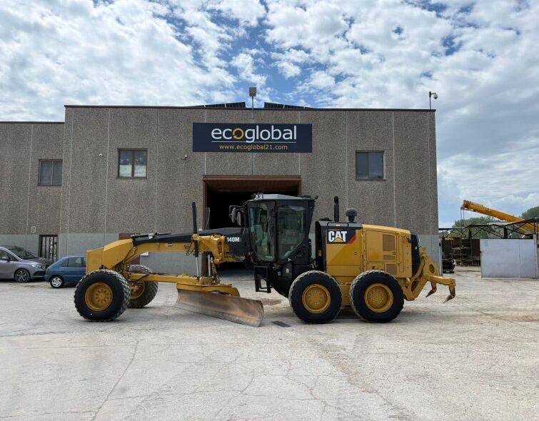 CATERPILLAR  140M3 ***MATRICULADA***de ocasión