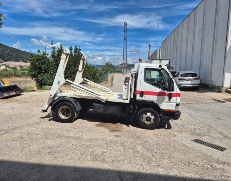 MITSUBISHI CANTER ***PORTACONTENEDORES***
