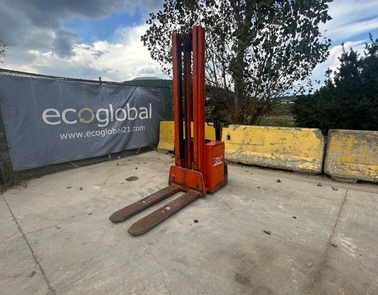 - LINDE PALLET TRUCK