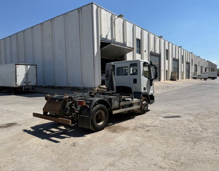 IVECO  EUROCARGO 100E22 **HOOKLIFT CONTAINER TRUCK**