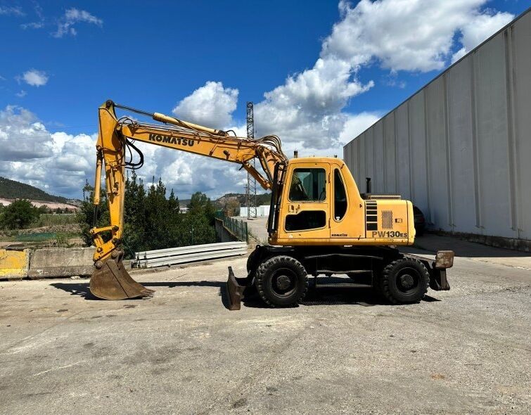 KOMATSU PW130 ES-6KGebrauchte