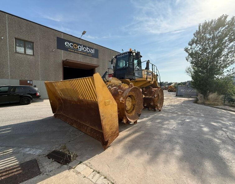 CATERPILLAR  826K **WASTE COMPACTOR**