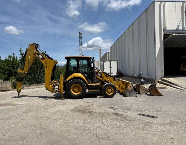 CATERPILLAR  428 F2 **FULL EQUIP**