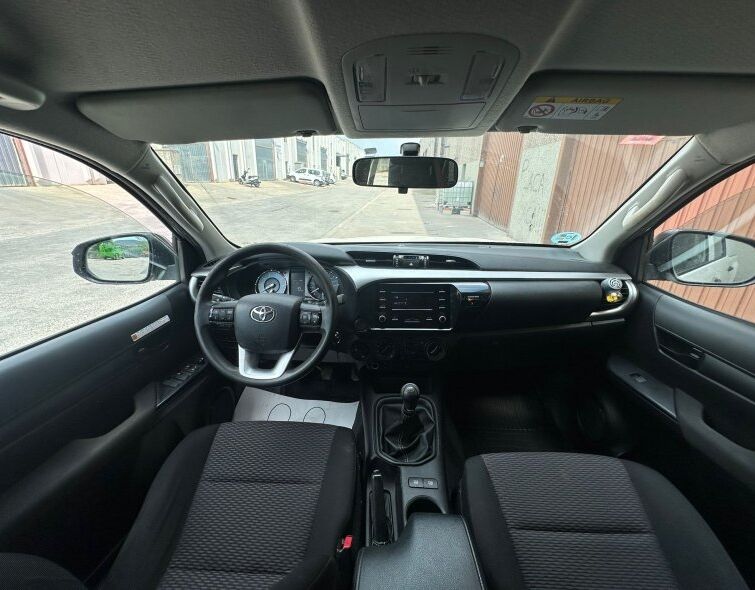TOYOTA  HILUX DOUBLE CAB GX 4x4