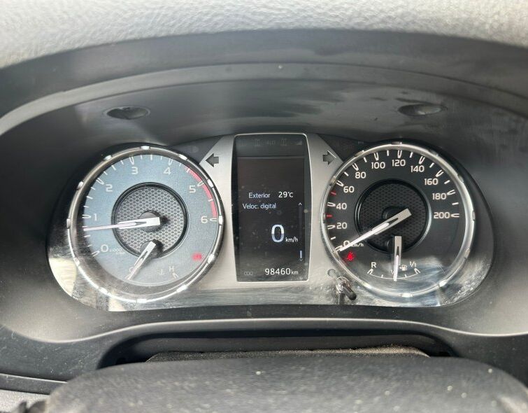 TOYOTA  HILUX DOUBLE CAB GX 4x4