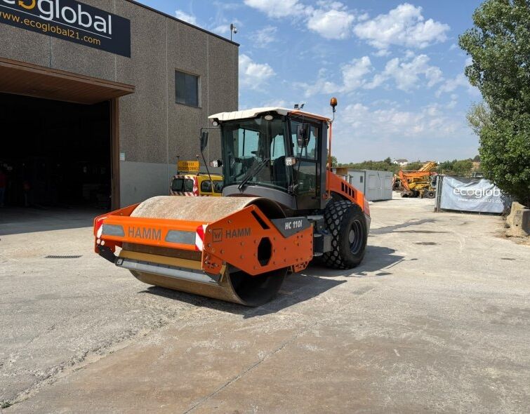 HAMM  HC110i **IMPECCABLE-LIKE NEW**