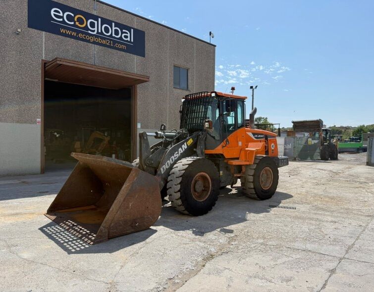 DOOSAN DL200-5 **WHEEL LOADER**