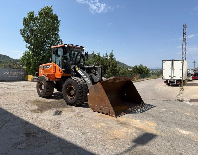 DOOSAN DL200-5 **WHEEL LOADER**
