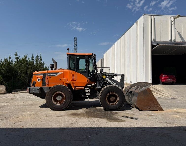 DOOSAN DL200-5 **WHEEL LOADER**