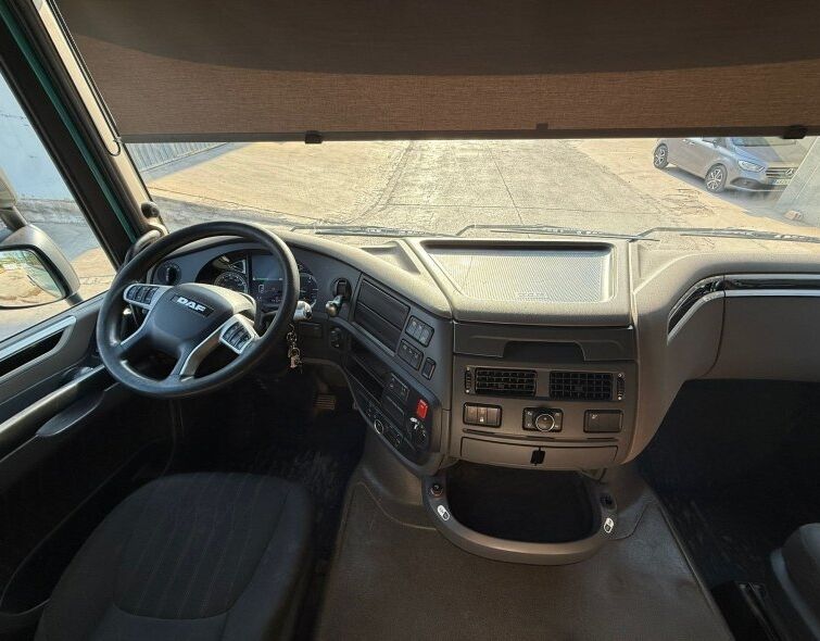 - DAF TRACTOR UNIT AND BENALU SEMI-TRAILER SET