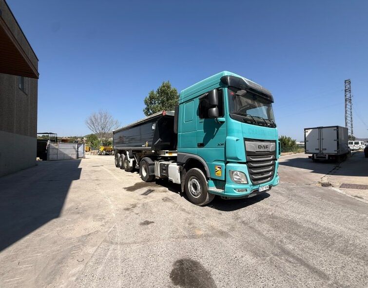 - DAF TRACTOR UNIT AND BENALU SEMI-TRAILER SET