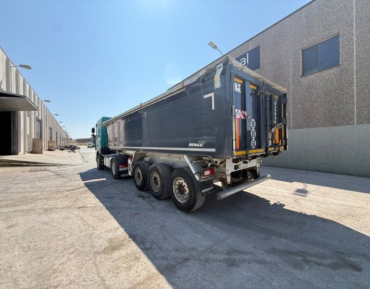 - DAF TRACTOR UNIT AND BENALU SEMI-TRAILER SET
