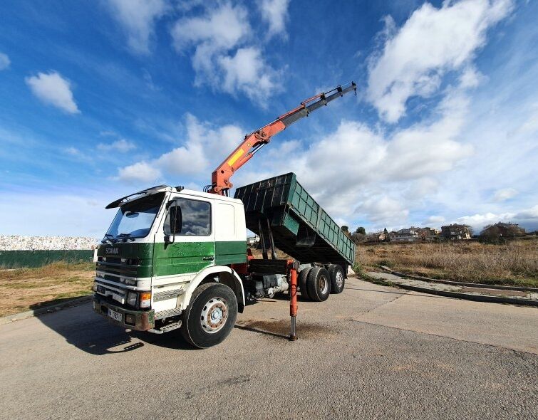 SCANIA - P92 H *** TIPPER ** CRANE **