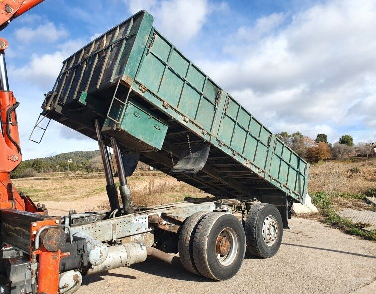 SCANIA - P92 H *** TIPPER ** CRANE **