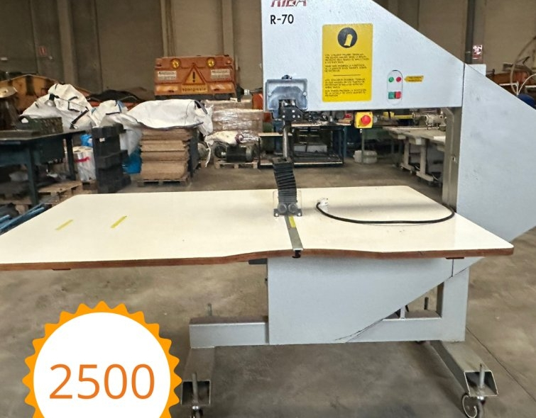 - MÀQUINES DE COSIR