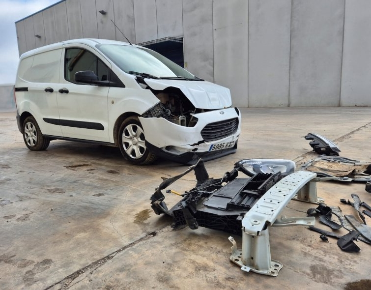 FORD  TRANSIT COURIER