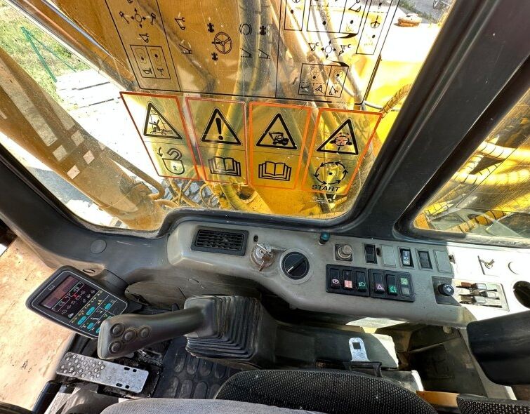 KOMATSU PW130 ES-6K