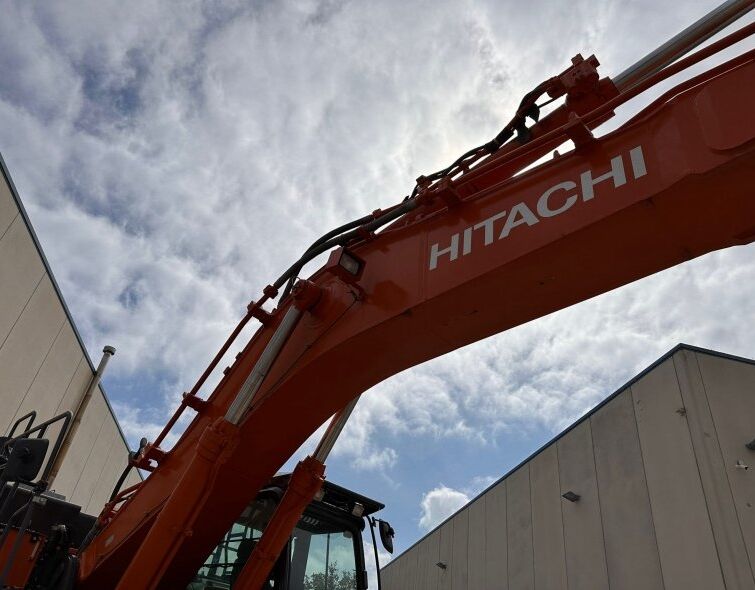 HITACHI  ZX490 LCH-6***IMPECABLE***