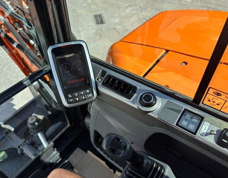 DOOSAN DX85R-3 **PINZA//IMPECABLE**