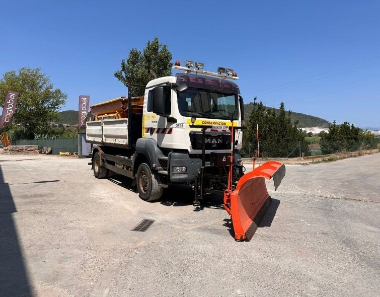 MAN  TGS18.360*4X4*CHASSE-NEIGE AVEC SALIÈRE