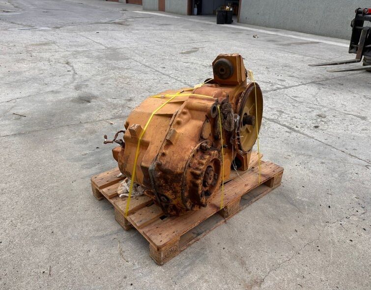 - CATERPILLAR 140H GRADER TRANSMISSION