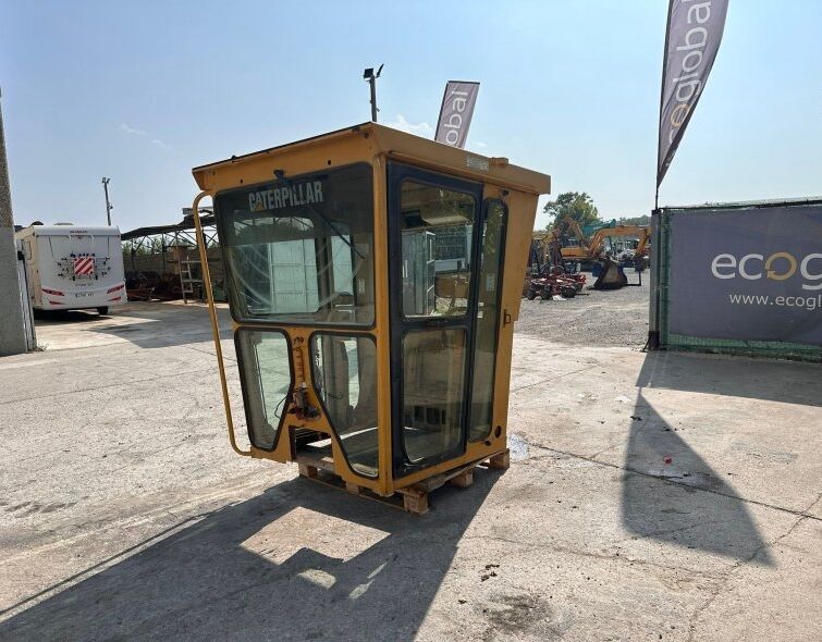 - CABINE DE NIVELEUSE CATERPILLAR