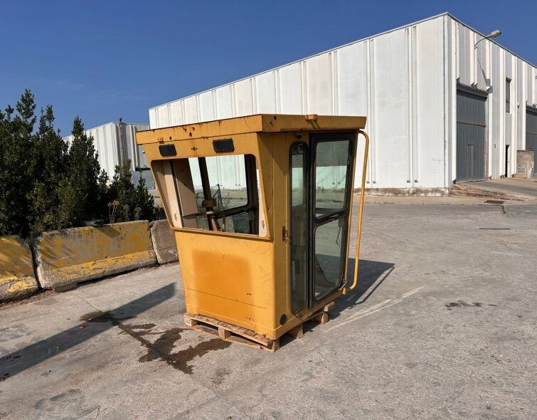 - CABINA PARA NIVELADORA CATERPILLAR