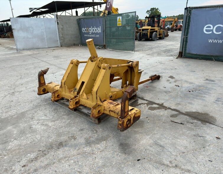 - RIPPER POUR NIVELEUSE CATERPILLAR