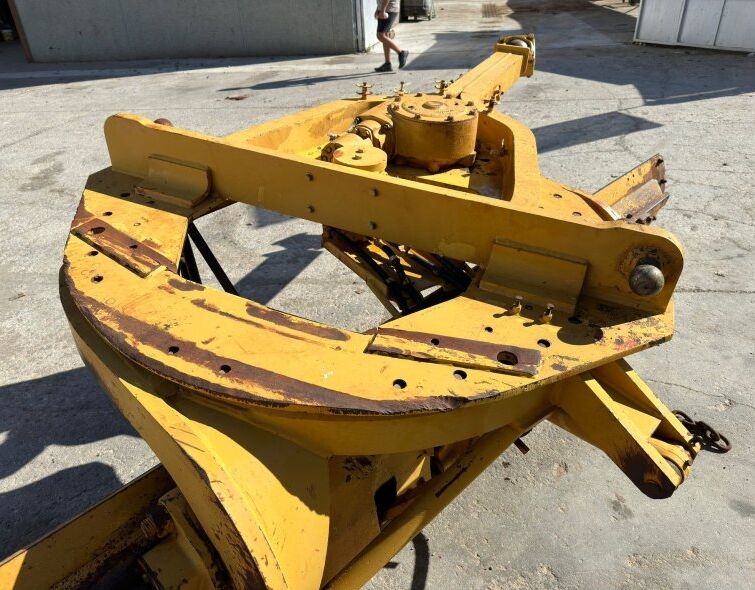 CATERPILLAR COMPLETE TURNTABLE