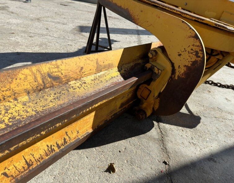 CATERPILLAR COMPLETE TURNTABLE