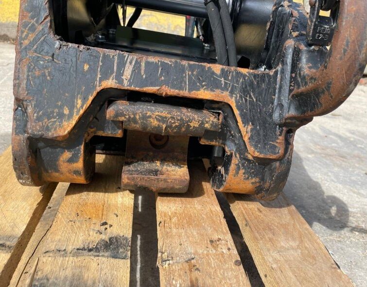 - ENGCON QS45 HYDRAULIC HITCH