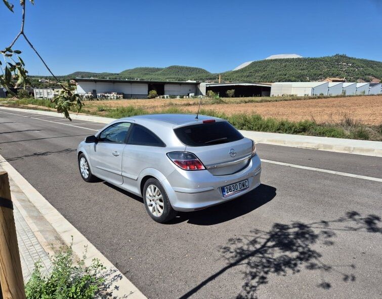 OPEL ASTRA GTC 1.6 