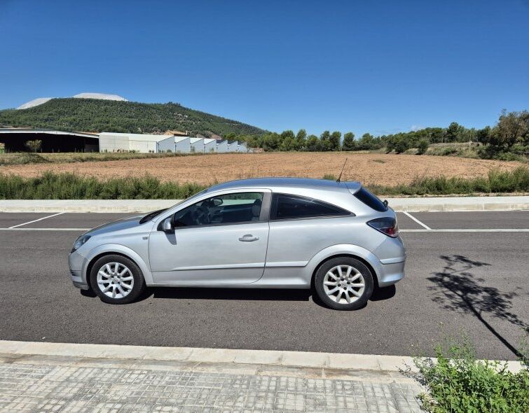 OPEL ASTRA GTC 1.6 