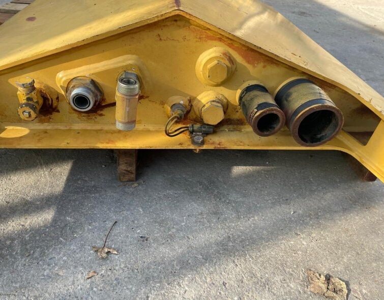 - HYDRAULIC TANK FOR MOTOR GRADER