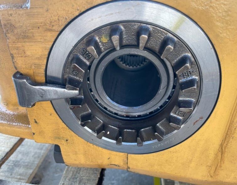 - CATERPILLAR COMPLETE DIFFERENTIAL