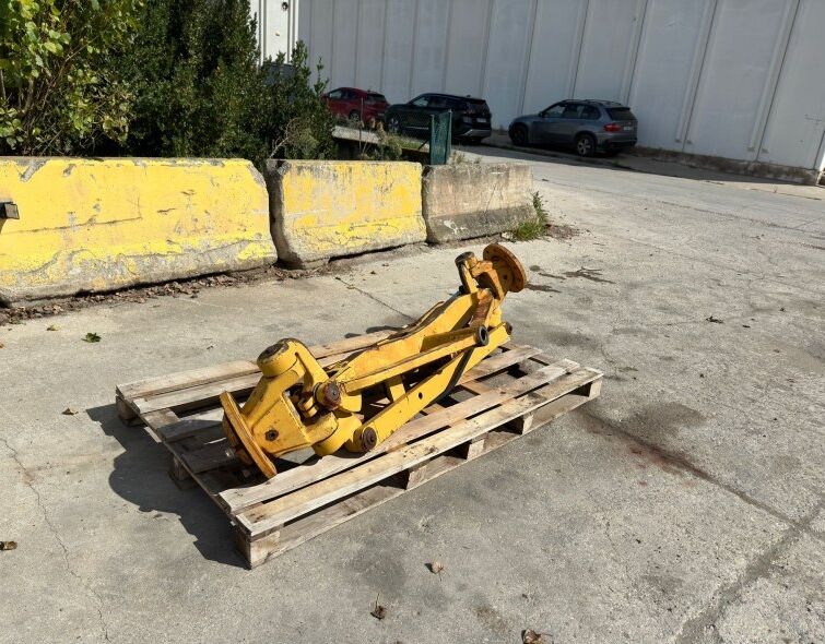 - CATERPILLAR COMPLETE FRONT AXLE