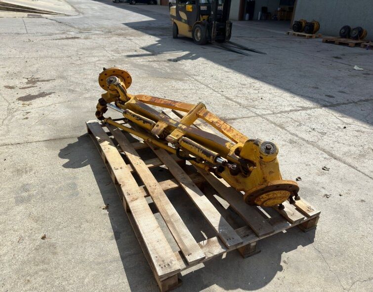 - CATERPILLAR COMPLETE FRONT AXLE