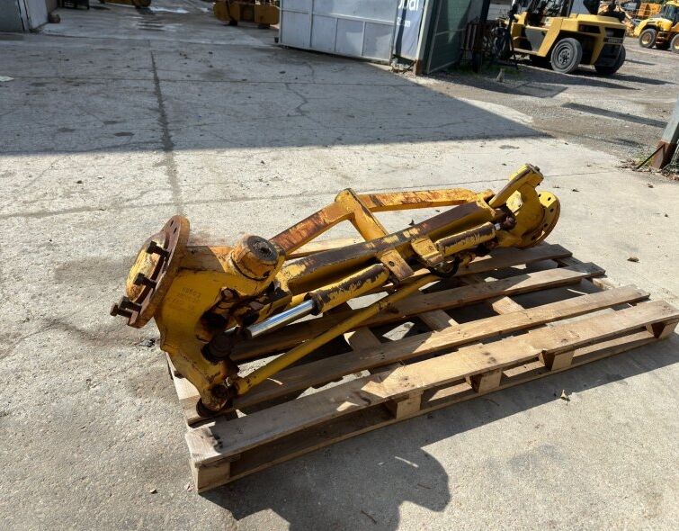 - CATERPILLAR COMPLETE FRONT AXLE