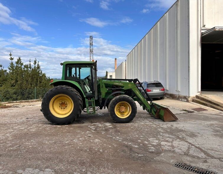 JOHN DEERE  6620 WITH SHOVEL