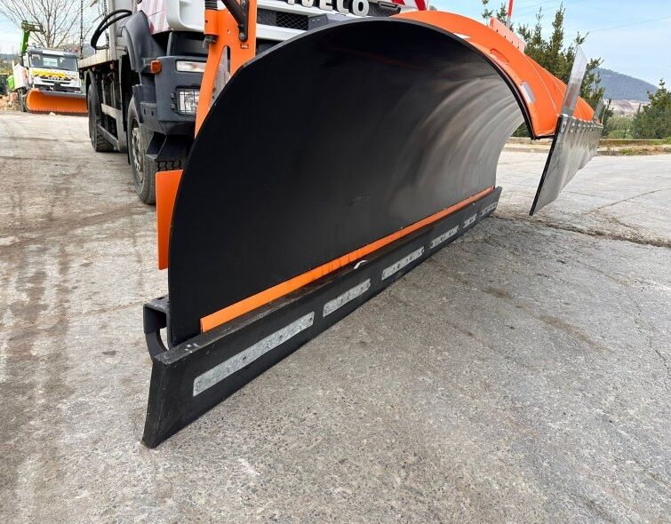 IVECO  TRAKKER 4X4 ***SNOWPLOW***