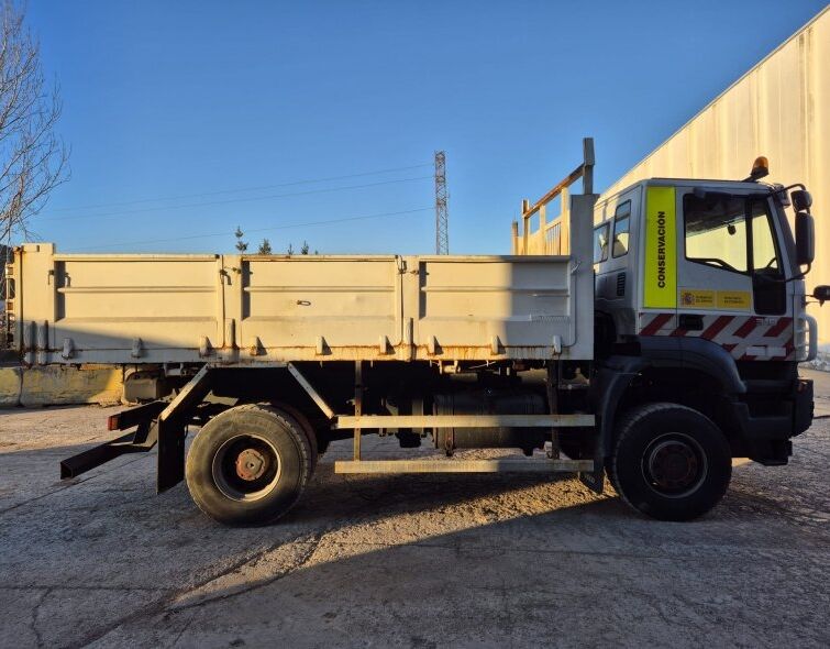 IVECO  TRAKKER 4X4 ***TIPPER***