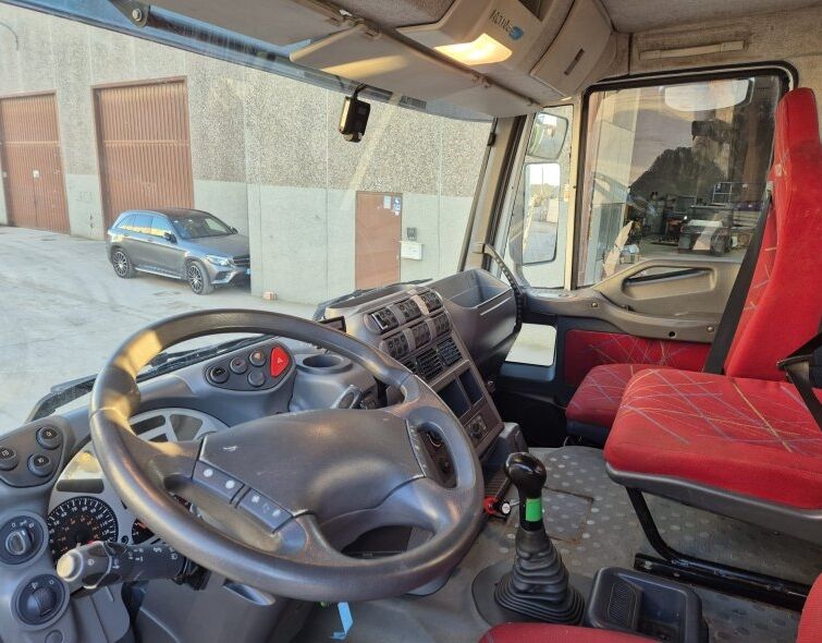 IVECO  TRAKKER 4X4 ***TIPPER***