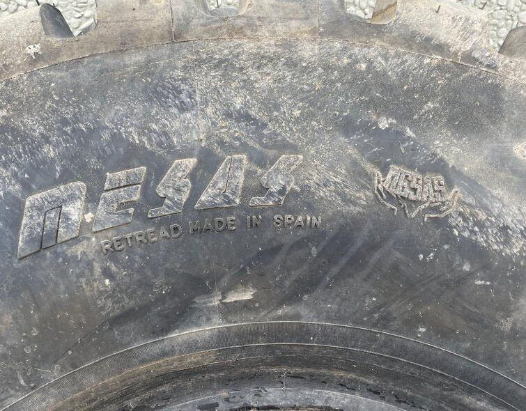 - 20.5R25 TIRE
