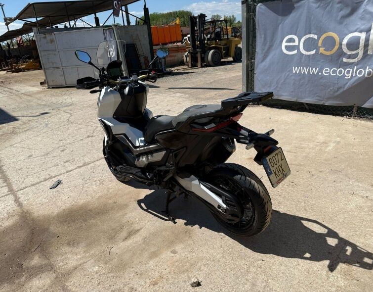 - HONDA ADV-750 MOTORCYCLE
