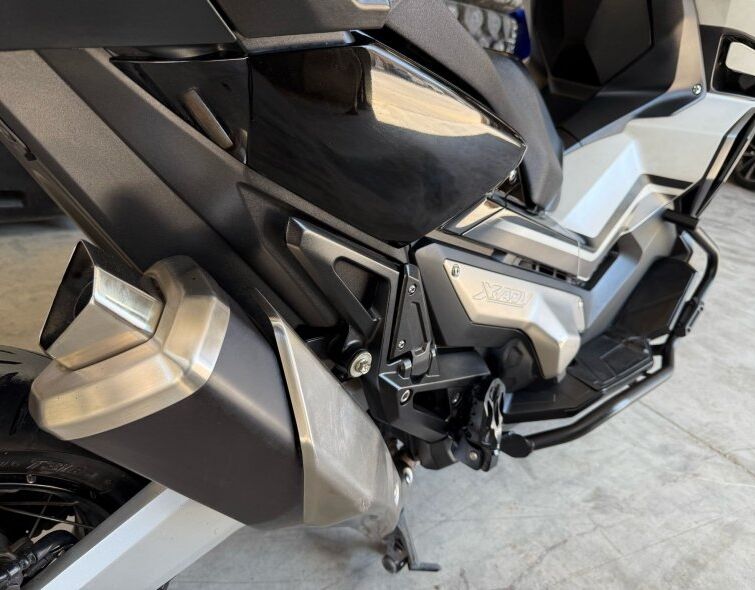 - HONDA ADV-750 MOTORCYCLE