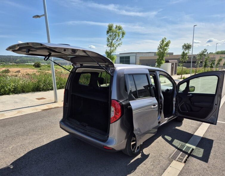 - MERCEDES BENZ T-CLASS VAN