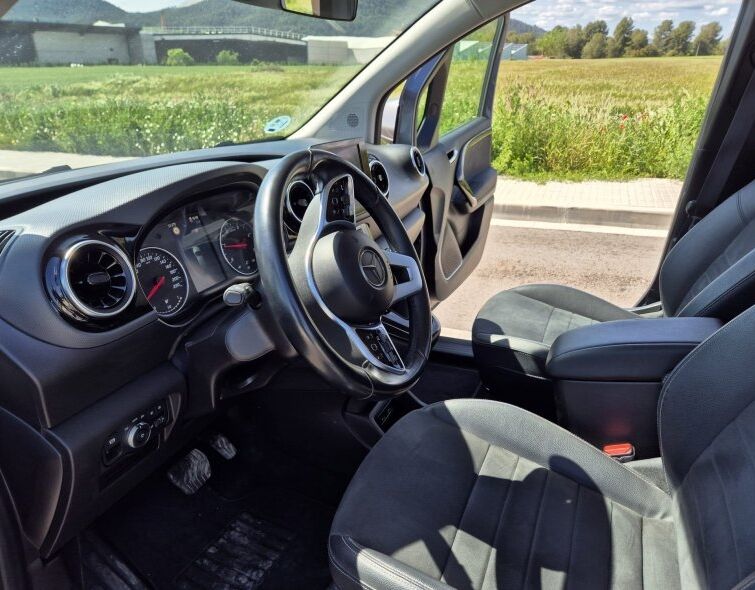 - MERCEDES BENZ T-CLASS VAN