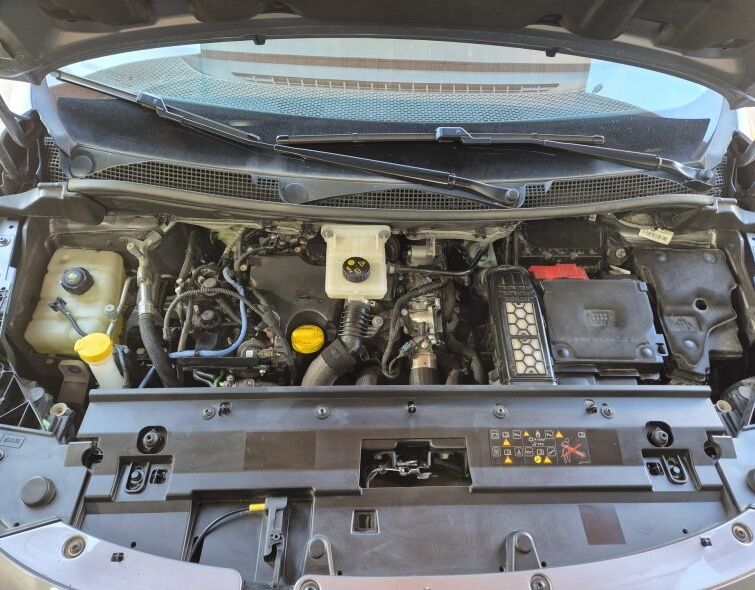 - MERCEDES BENZ T-CLASS VAN
